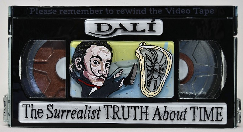 VHS BÅND -  Bemalet/emaljeret ovenformet glas