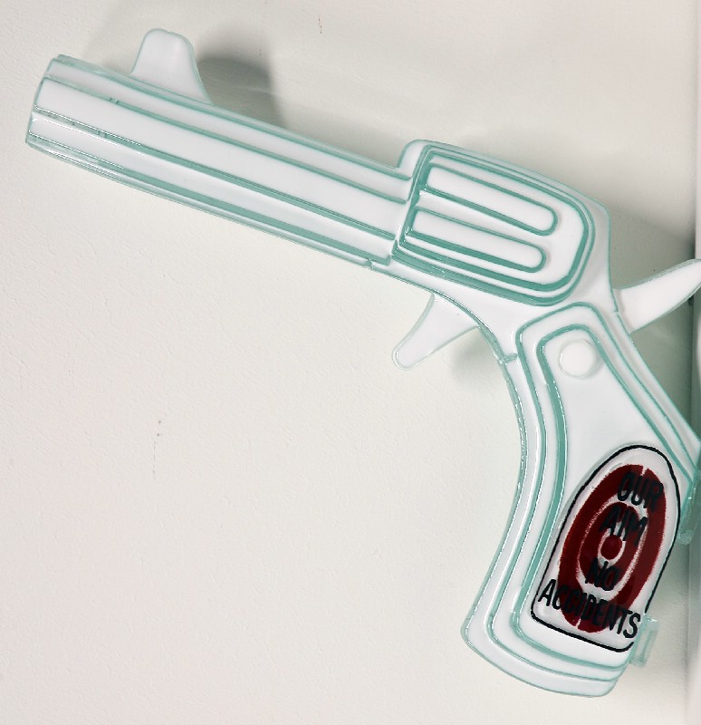 Pistol - bemalet/emaljeret ovnformet glas