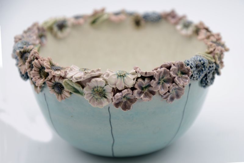 Skål med blomsterkrans