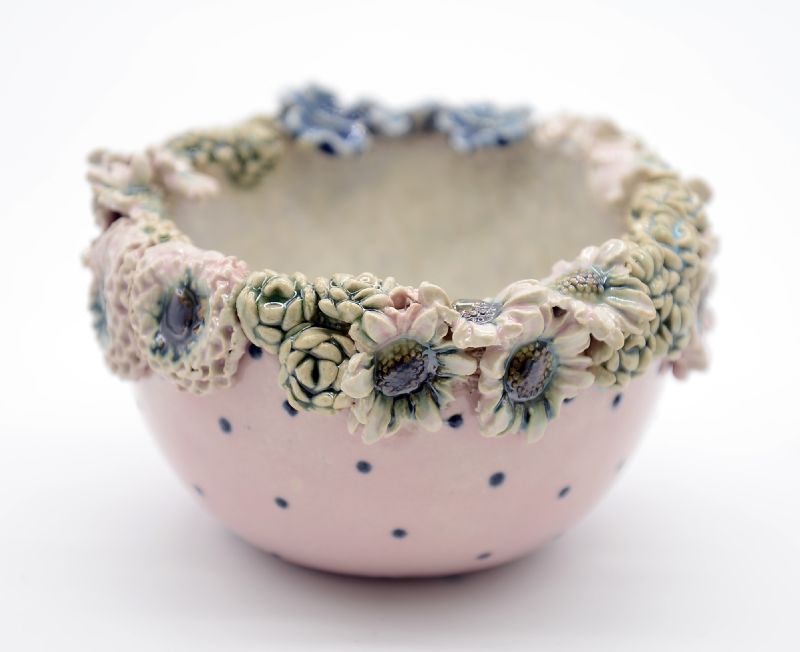 Skål med blomsterkrans