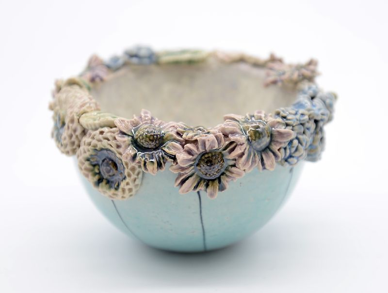 Skål med blomsterkrans