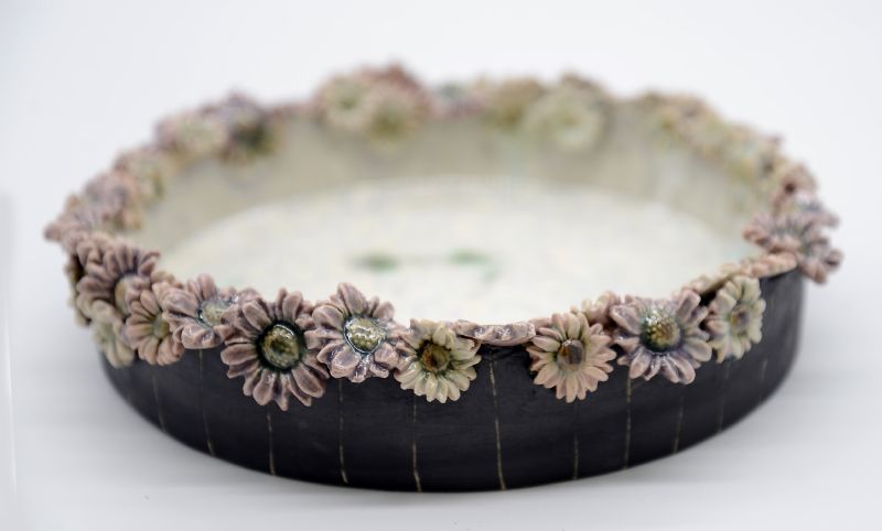 Fad med blomsterkrans