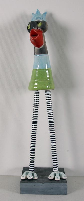 Høj fugl med stribede ben