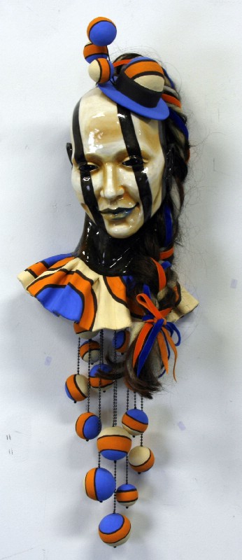 Eftertænksom - Keramisk vægskulptur