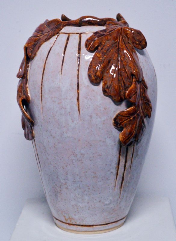 Keramikkrukke med blade