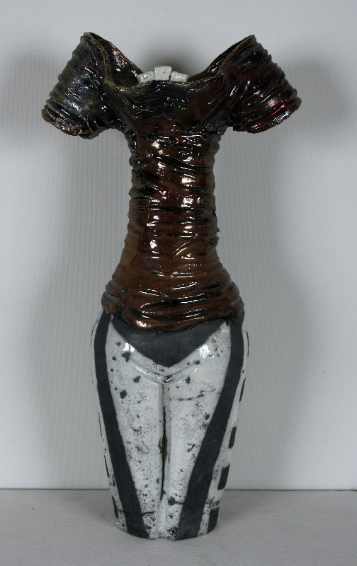 Keramisk skulptur - Kjoler