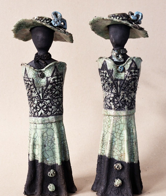 Tvillingesæt med kjole og hat