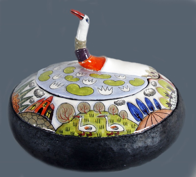 Round Box With The Bird