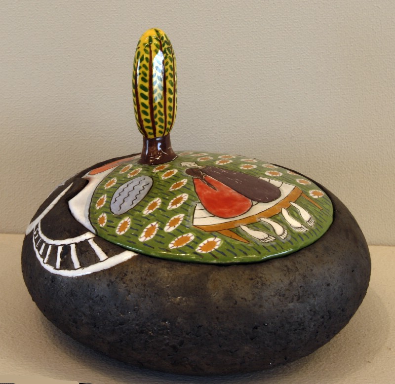 Round Box With The Tree