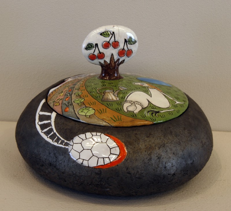 Round Box With The Cherry Tree